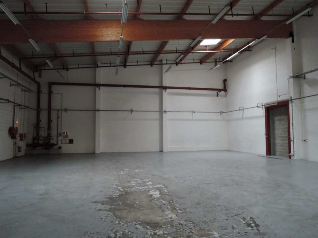 Local d&rsquo;activités à louer et à vendre Paris -1440 m² – Seine et Marne
