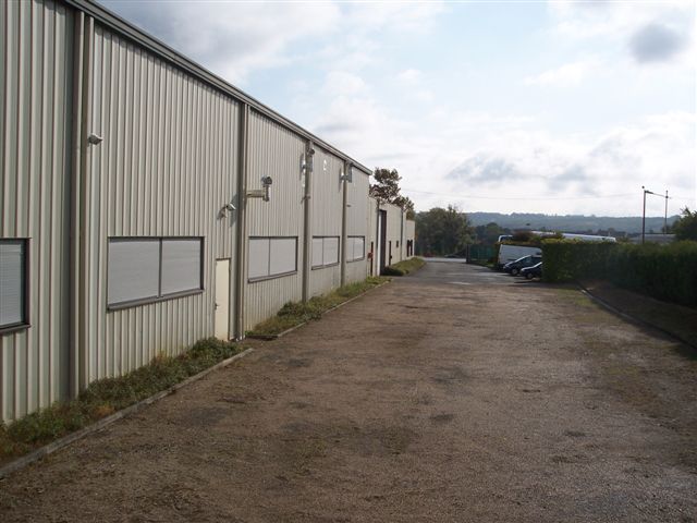 Local d&rsquo;activités à louer/vendre – Meaux – Seine-et-Marne (77) – Île-de-France