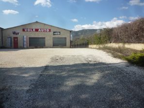 Local d&rsquo;activités à vendre à Volx / Manosque