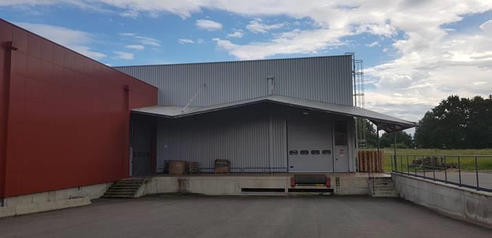 Local d&rsquo;activités à vendre de 2 500 m² entre Lyon et Clermont- Ferrand – Loire