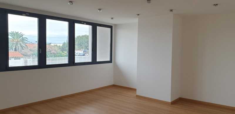 Local d&rsquo;activités à vendre Perpignan – 3 800 m²
