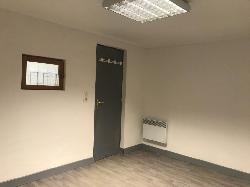 Local d&rsquo;activités d&rsquo;une surface de 300 m² à vendre proche de Beaune