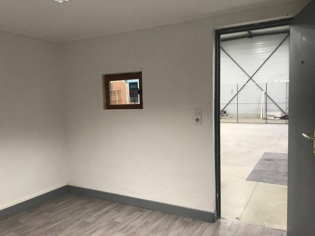 Local d&rsquo;activités d&rsquo;une surface de 300 m² à vendre proche de Beaune