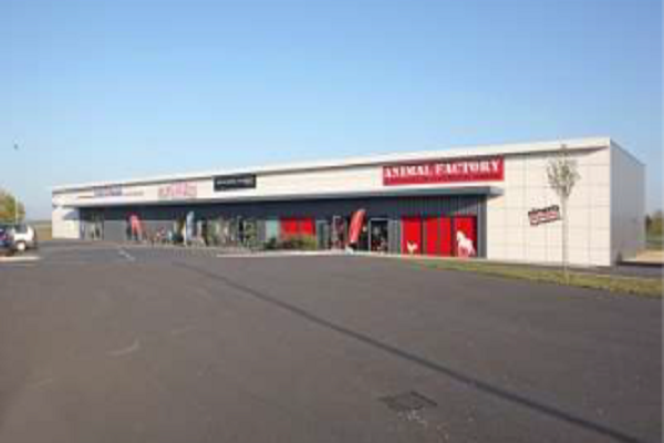 Local d’activités de 352 m² à louer – Neuville-de-Poitou (86)