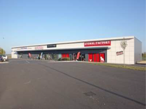 Local d’activités de 352 m² à louer – Neuville-de-Poitou (86)