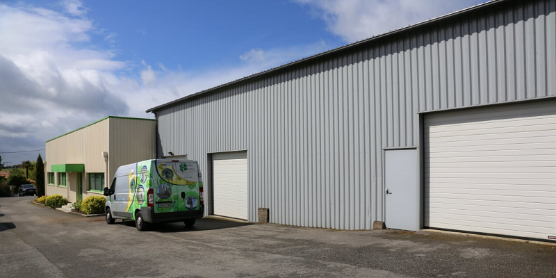 Local d&rsquo;activités de 450 m² à louer au Nord de Niort – Nouvelle-Aquitaine