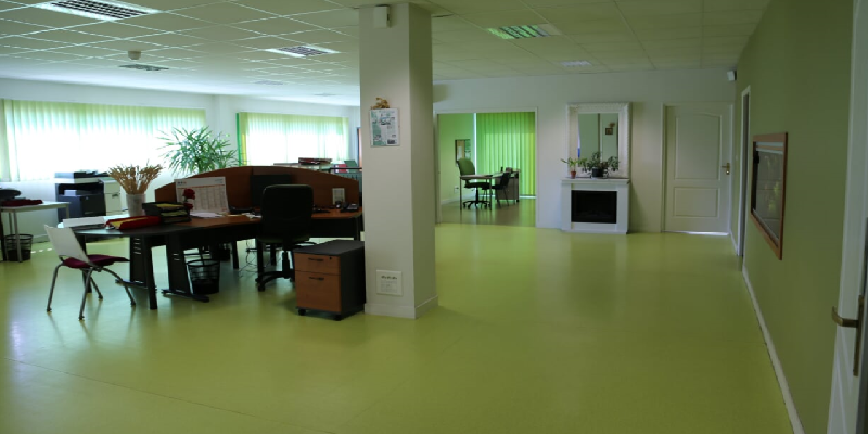 Local d&rsquo;activités de 450 m² à louer au Nord de Niort – Nouvelle-Aquitaine