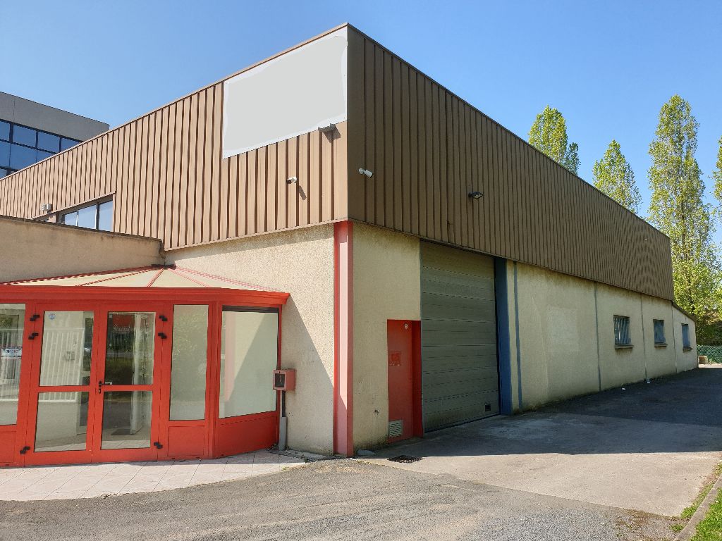 Local d&rsquo;activités de 770 m² à vendre proche de Paris – Essonne