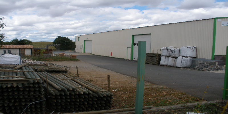 Local d&rsquo;activités en location – Echiré / Niort