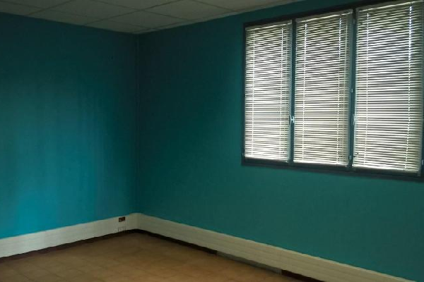 Local d&rsquo;activités en location – Perpignan