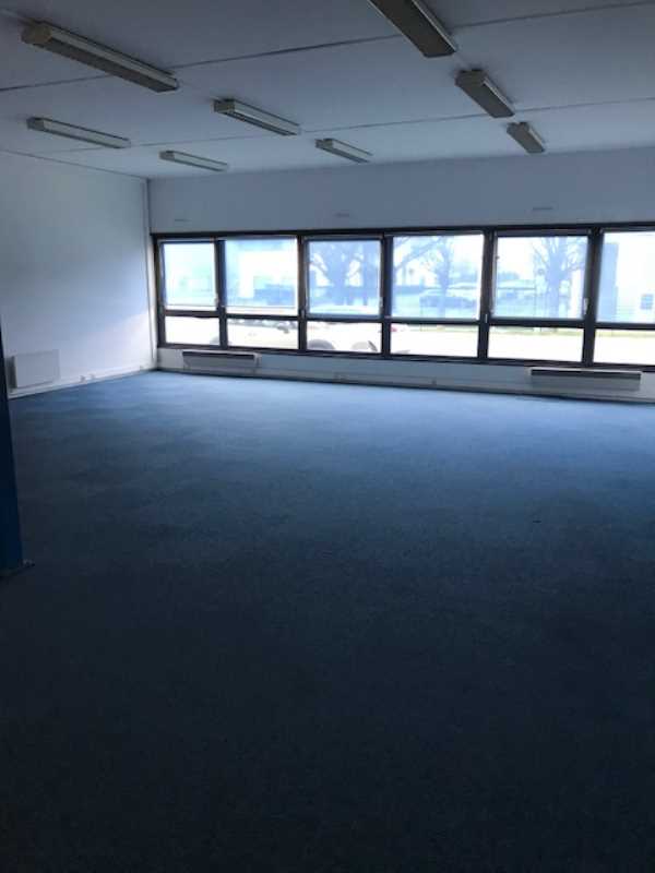 Local d&rsquo;activités location Paris – 440 m² – proximité Aéroport Charles de Gaulle