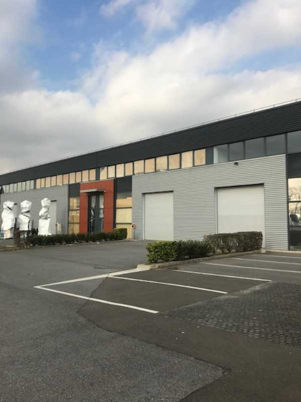 Local d’activités location Paris – 679 m² – Proximité Aéroport CDG