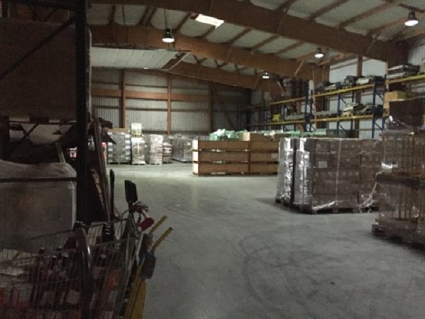 Local industriel de 1 000 m² en zone d’activités à vendre ou à louer – Saint-Aubin-du-Plain (79)