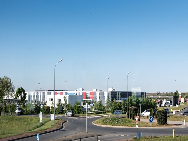 Local Industriel de 1 565 m² à louer – Neuville-de-Poitou (86)