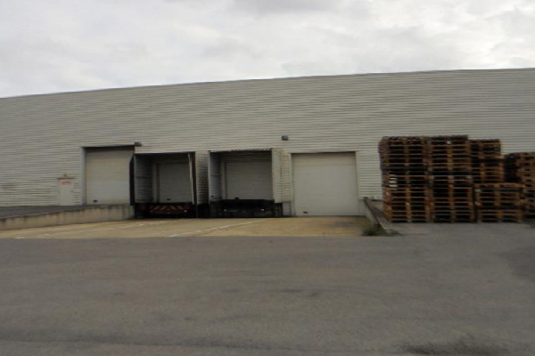 Local industriel de 4 050 m² dédié à la santé à vendre – Nîmes Sud/Gard