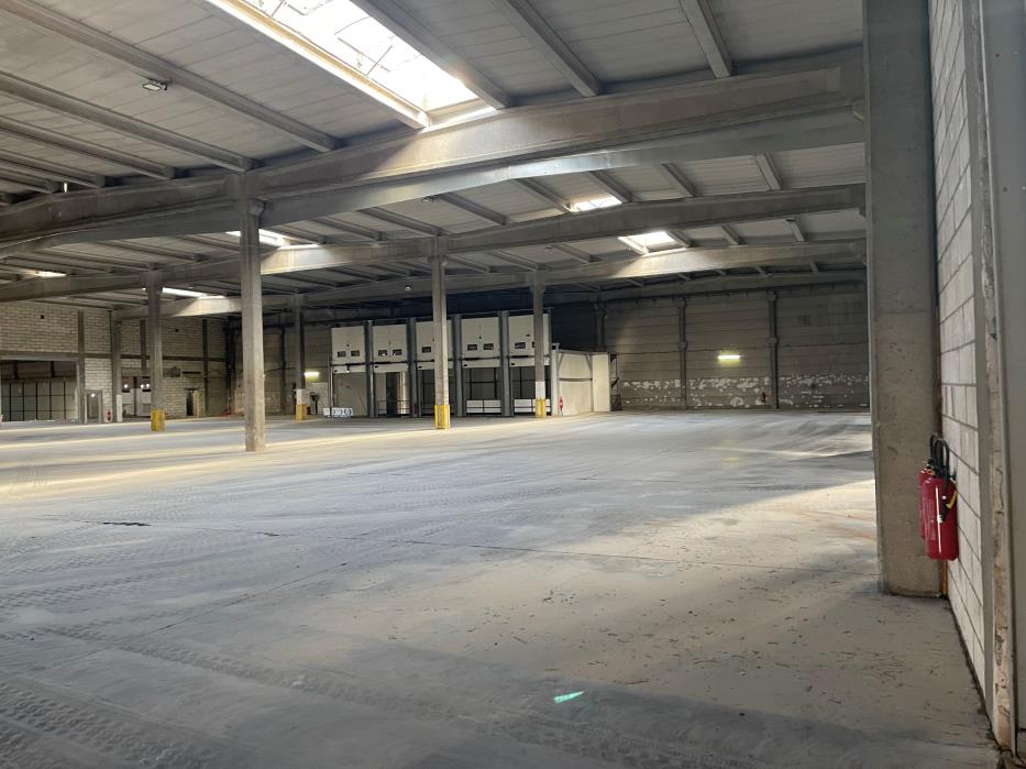 Local Logistique de 3 350 m² à louer à Amiens (80)