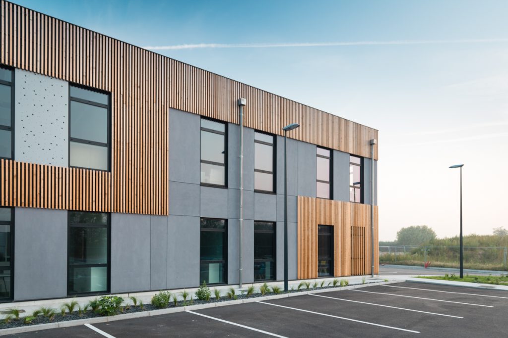 Location / Achat bureaux entre Amiens et Reims – 2 400 m² – Compiègne