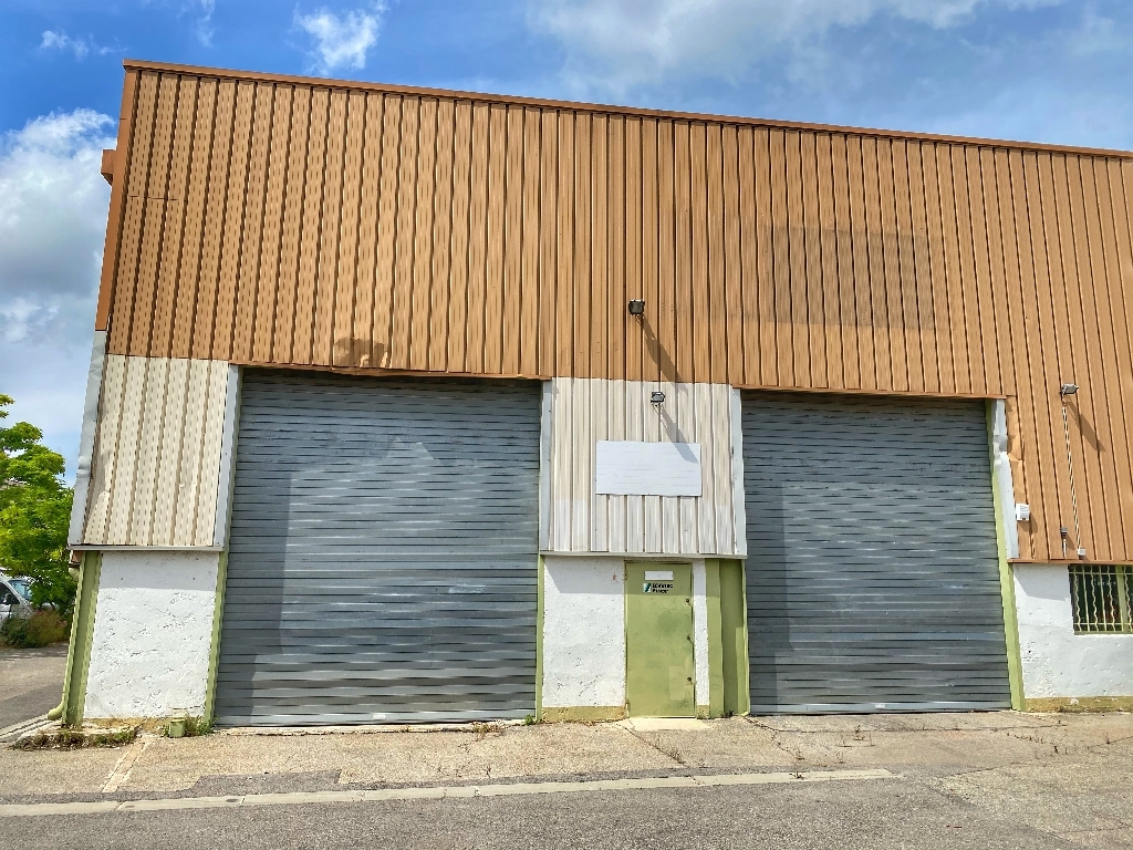 Location d&rsquo;entrepôt d&rsquo;une surface de 1 254 m² à Aubagne