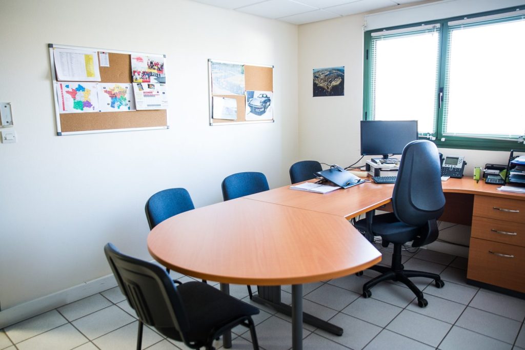 Location d&rsquo;un entrepôt d&rsquo;une surface de 3 000 m² proche de Bourges