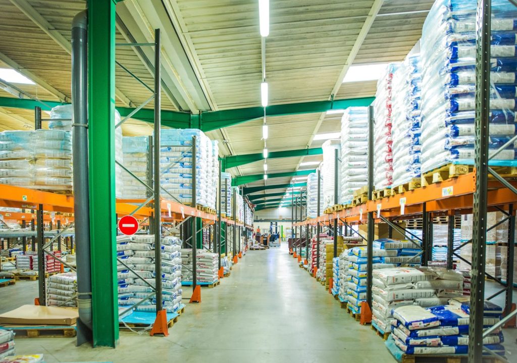 Location d&rsquo;un entrepôt d&rsquo;une surface de 3 000 m² proche de Bourges