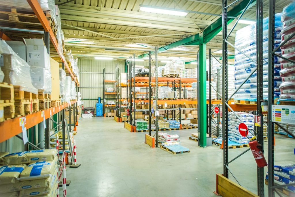Location d&rsquo;un entrepôt d&rsquo;une surface de 3 000 m² proche de Bourges