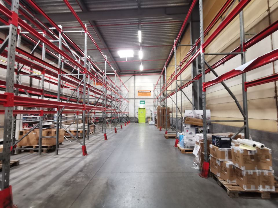 Location d&rsquo;un entrepôt d&rsquo;une surface de 700 m² proche de Lille