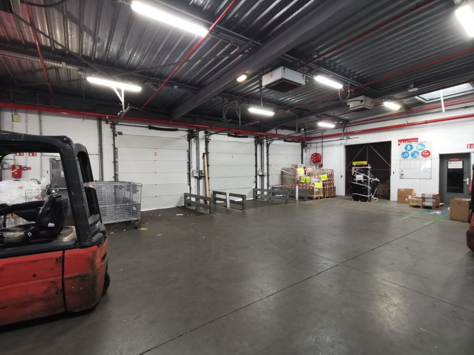 Location d&rsquo;un entrepôt d&rsquo;une surface de 700 m² proche de Lille