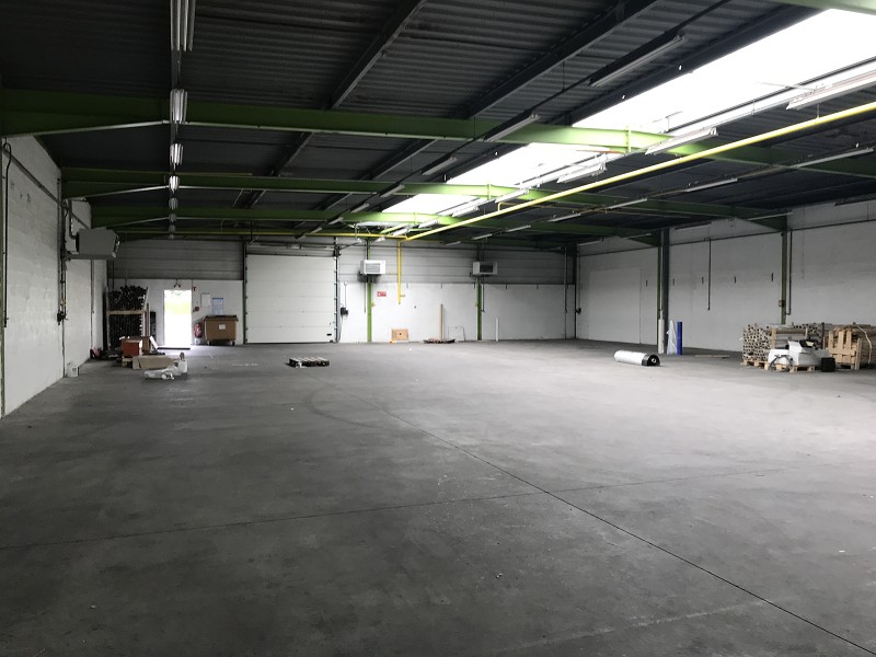 Location d&rsquo;un entrepôt de près de 500 m² entre Lyon et l&rsquo;aéroport Saint-Exupéry