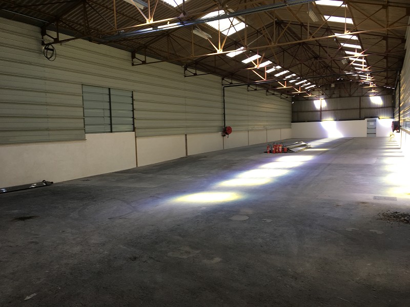 Location d&rsquo;un entrepôt proche de Lyon de 300 m² à 585 m²