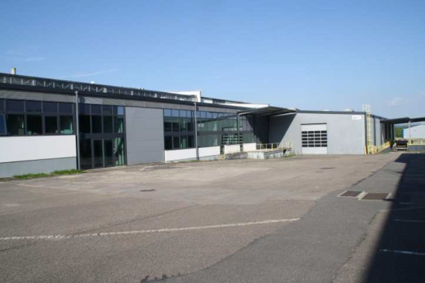 Location d&rsquo;une entrepôt/atelier d&rsquo;une surface de 4 000 m² proche d&rsquo;Auxerre