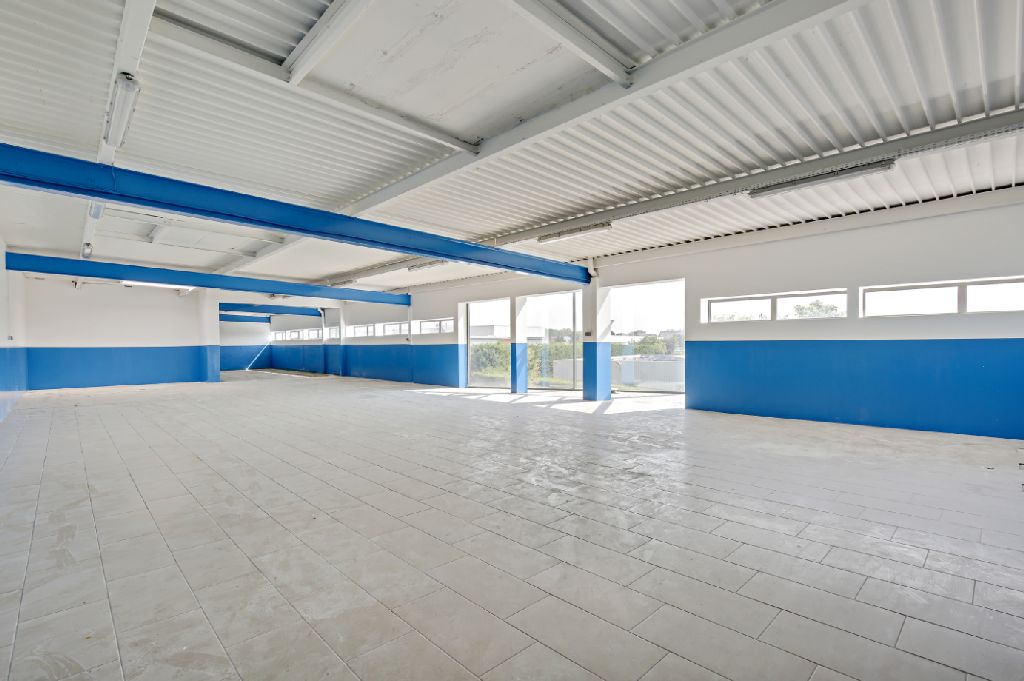 Location entrepôt de 2 336 m² à côté de Paris – Essonne
