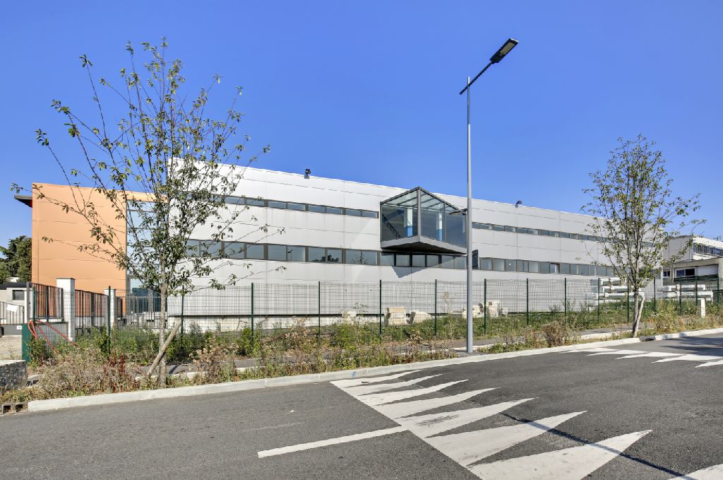 Location entrepôt de 2 336 m² à côté de Paris – Essonne