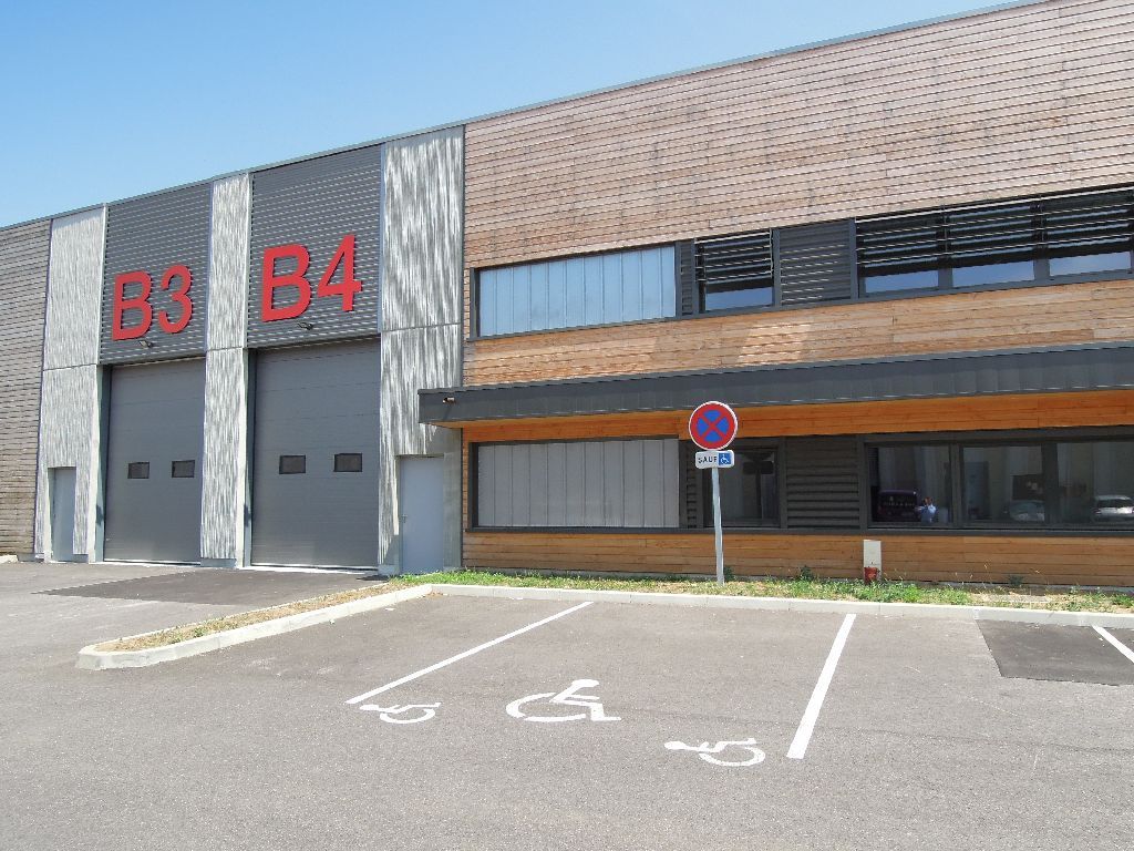 Location entrepôt Lyon – 715 m² – Lyon Sud