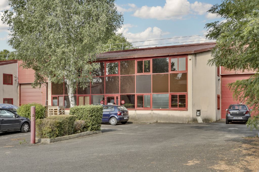 Location local d&rsquo;activités de 380 à 1 950 m² à côté de Paris – Essonne