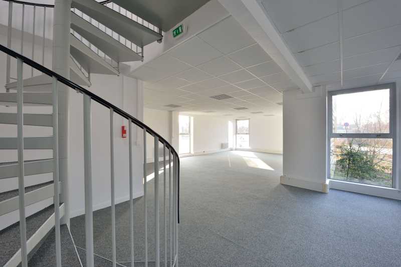 Location local d&rsquo;activités Paris – 1 193 m² – Paris Est