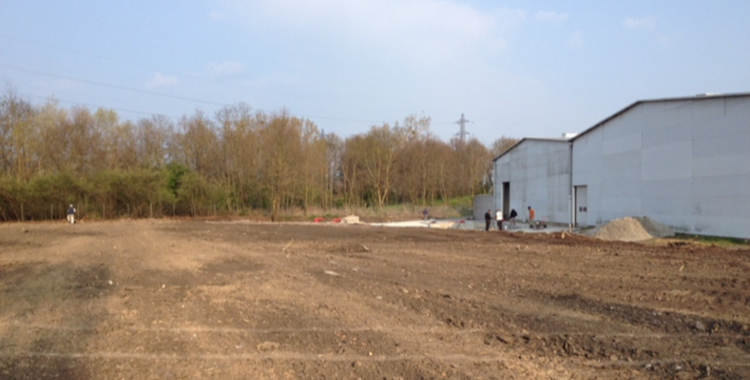 Terrain viabilisé de 8000 m² à vendre – Entre Lyon et Clermont-Ferrand/Loire